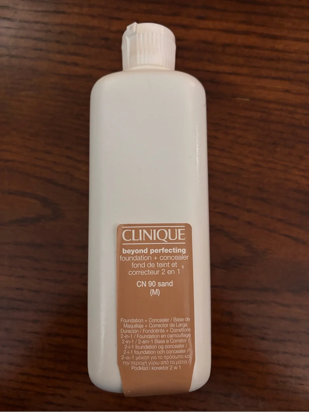 Clinique Beyond Perfecting CN 90 Sand White Bottle